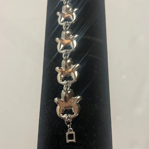 Vintage GIVENCHY rhinestone bracelet 💕 - Picture 6 of 7